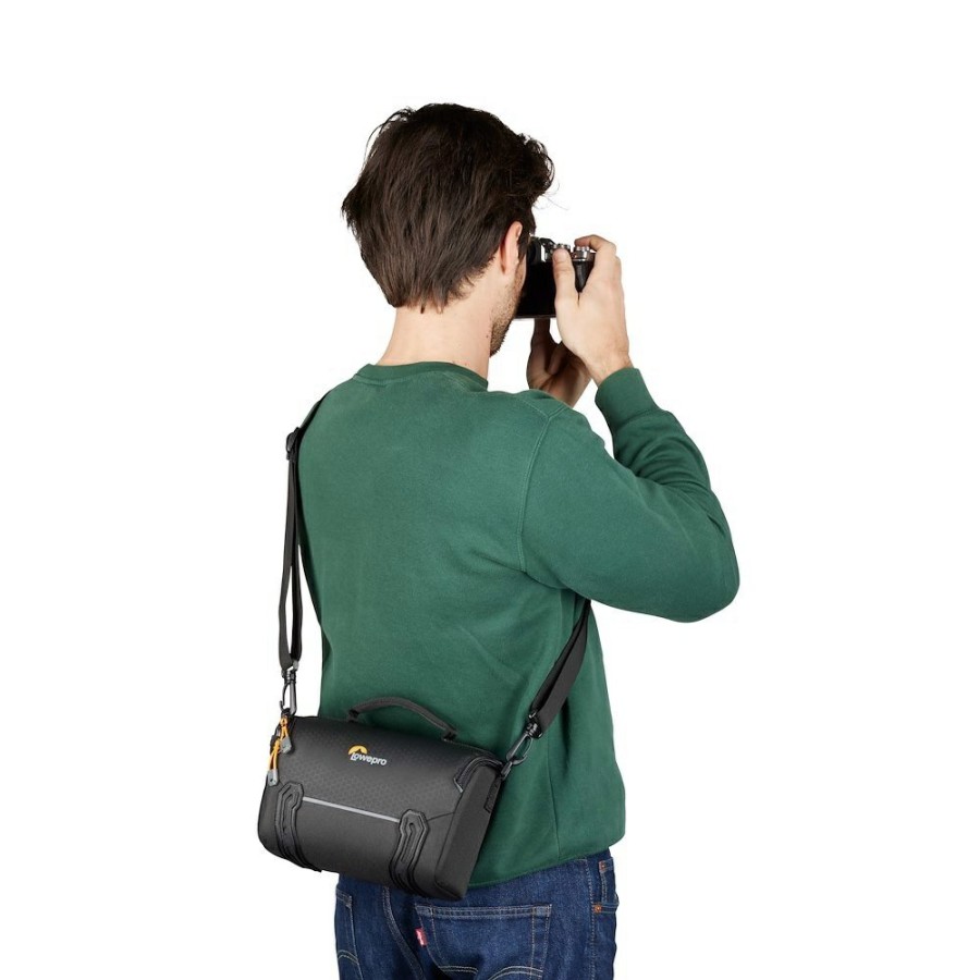 BAGS & BACKPACKS Lowepro Camera Shoulder Bags | Adventura Sh 160 Iii, Black